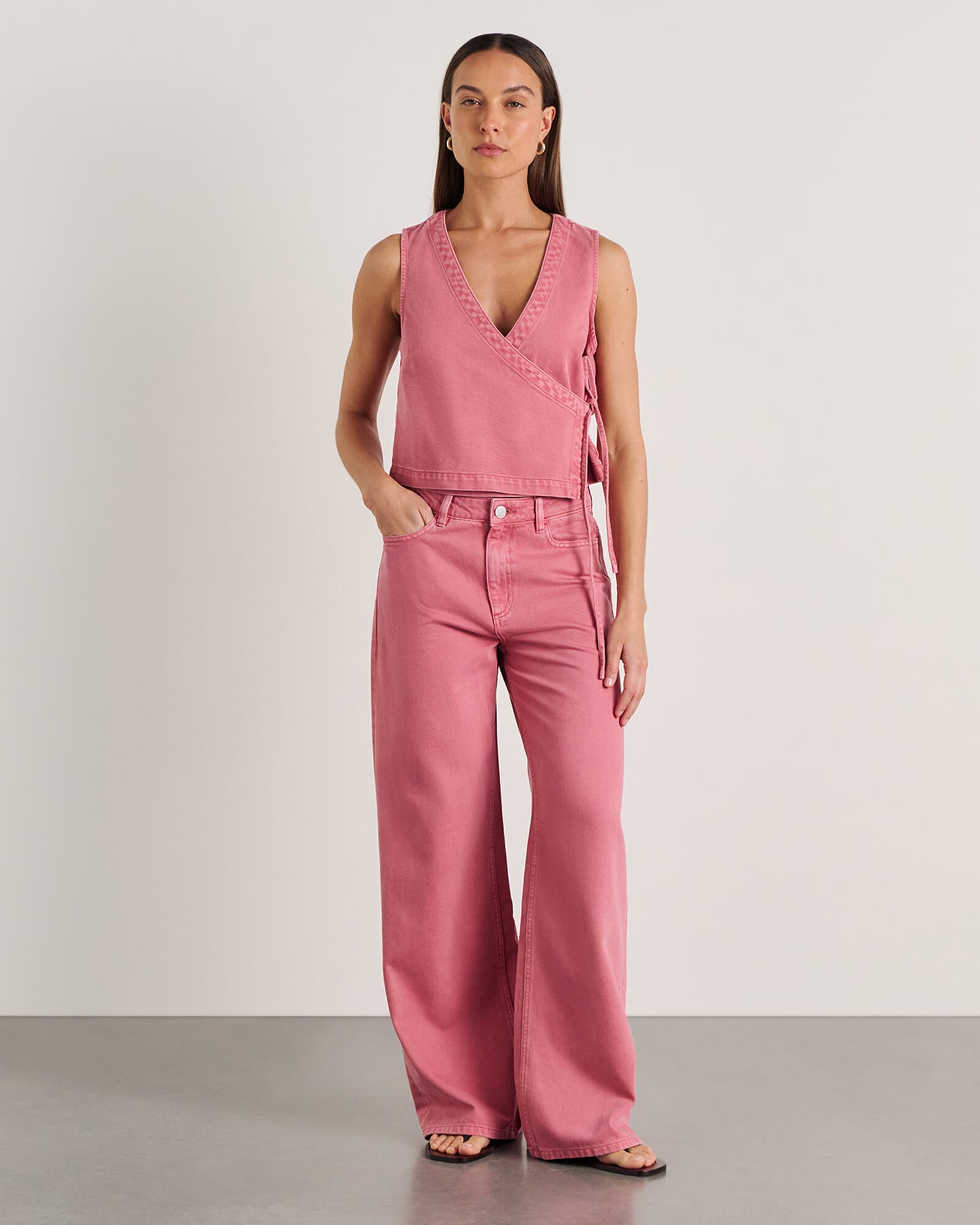 Loe Wrap Top