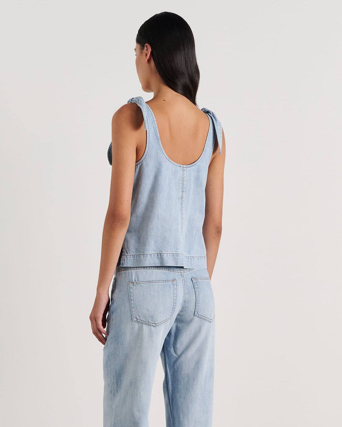 Loe Tie Top