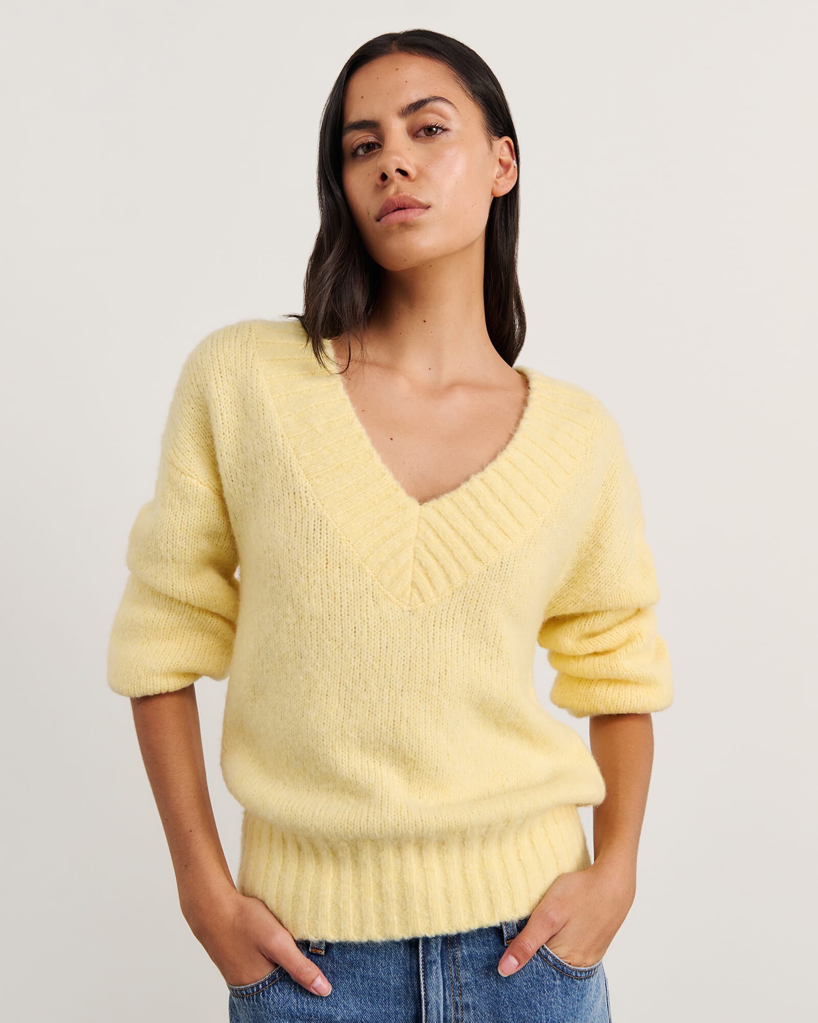 JAG lily v neck knit sunshine