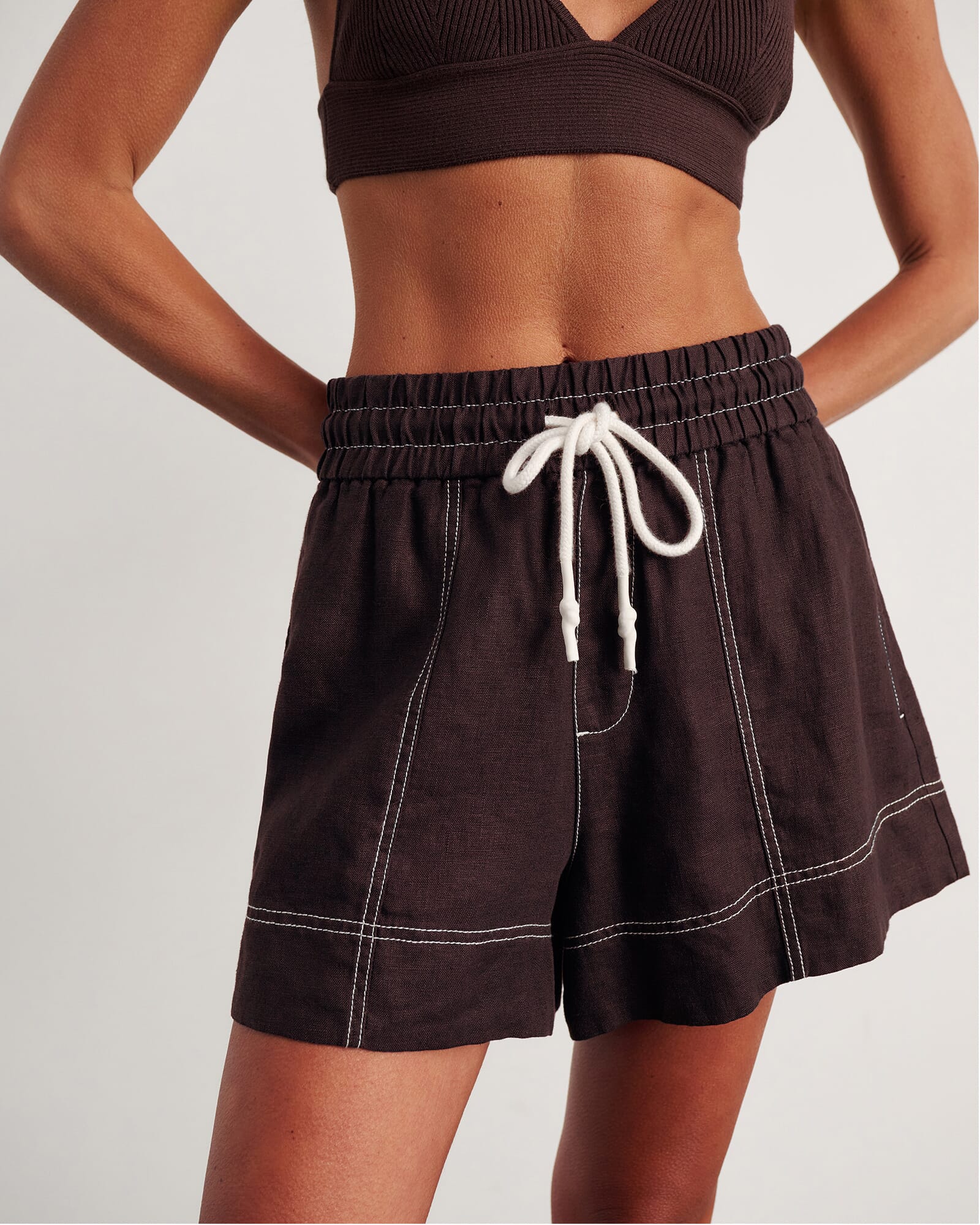 JAG gigi linen pull on short darkchocolate