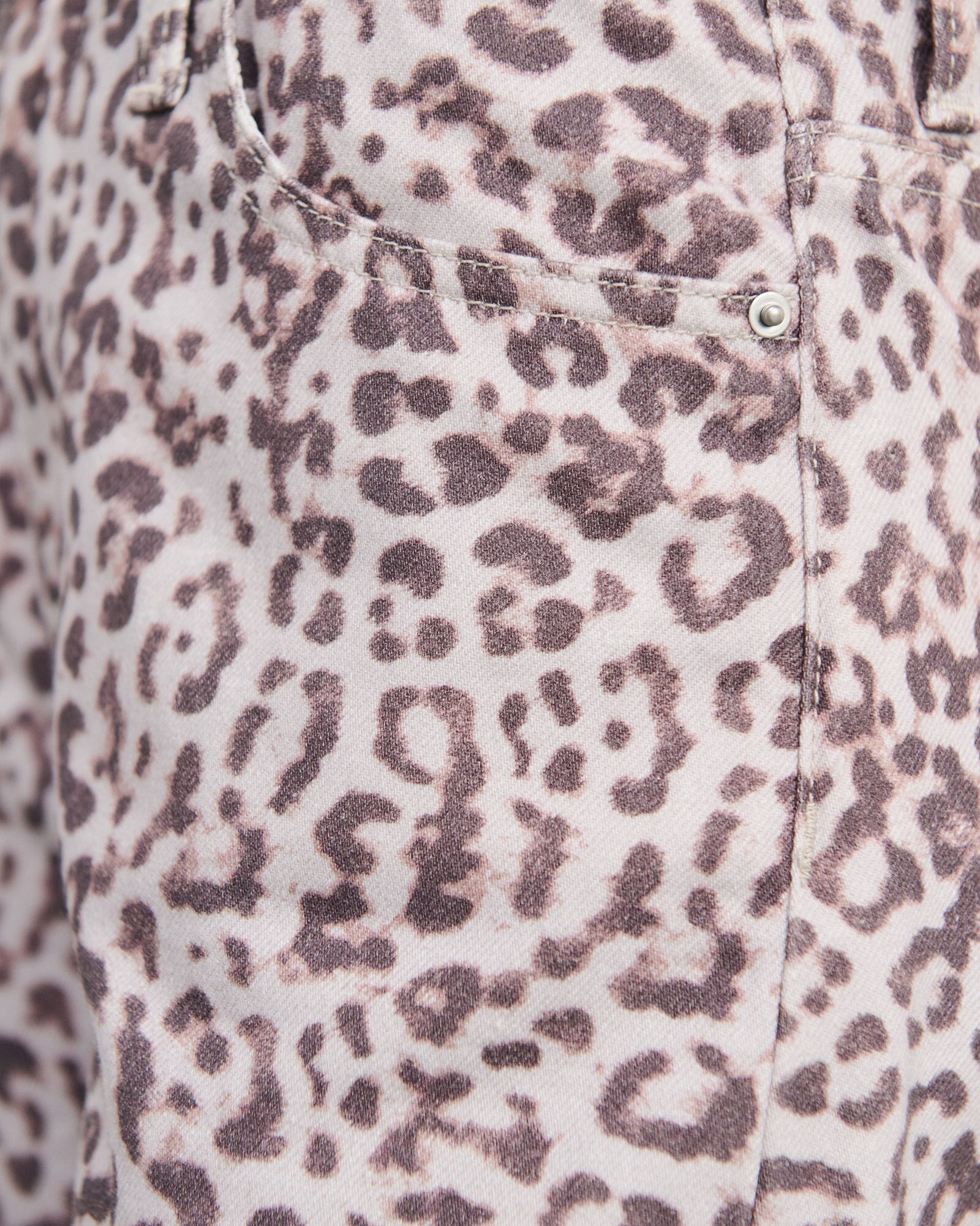 JAG carrie slouch jean leopard leopard
